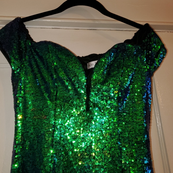 Off the shoulder sequin dress - Picture 3 of 6
